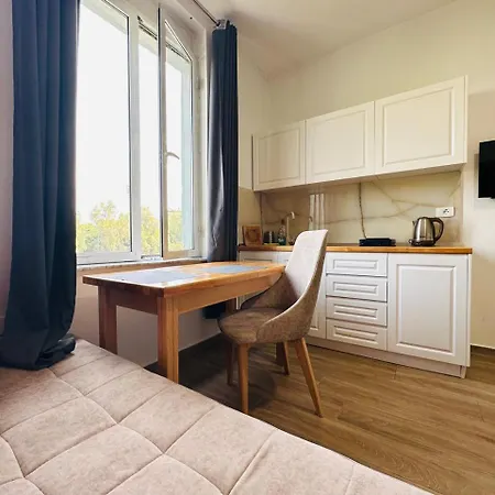 Sela Rent- & Optional Car Hire تيرانا