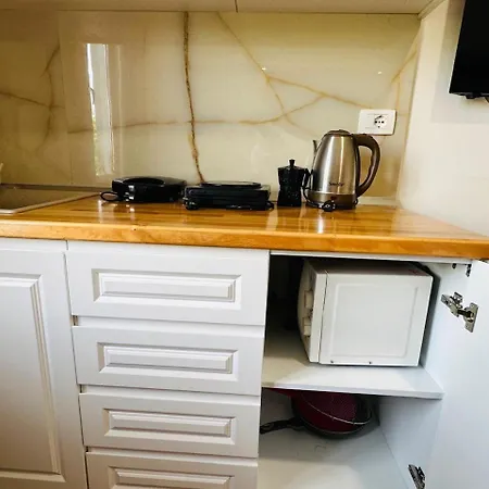 بيت ريفي Sela Rent- & Optional Car Hire تيرانا