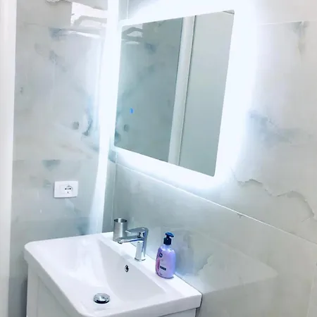 Sela Rent- & Optional Car Hire تيرانا